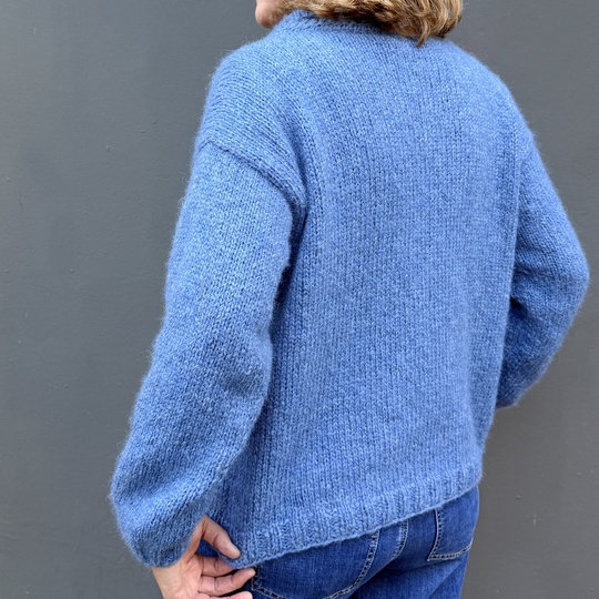 Strickanleitung Strickjacke LAYANE – Damen Cardigan mit Kragen Gr. 36–48