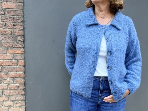 Strickanleitung Strickjacke LAYANE – Damen Cardigan mit Kragen Gr. 36–48