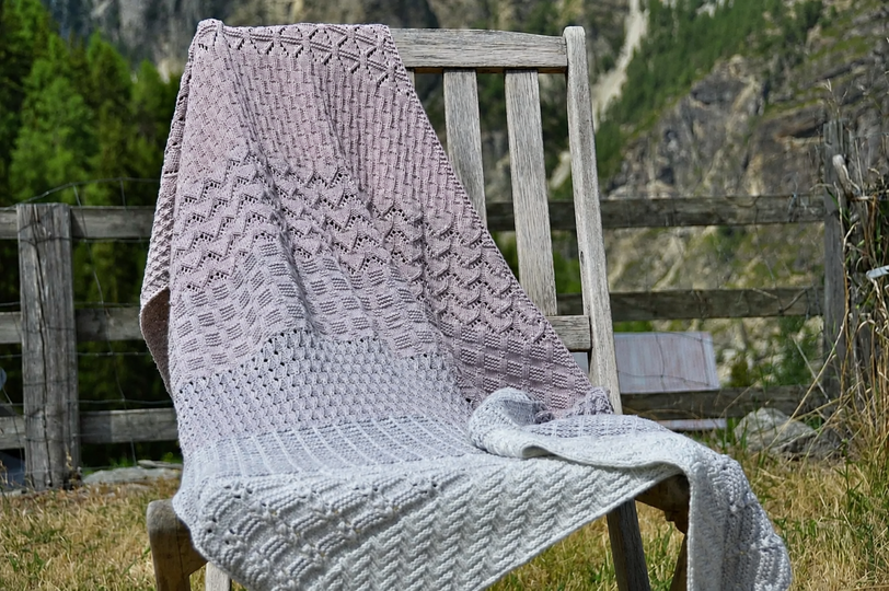Noomi – gestricktes Tuch im Mustermix – PDF Anleitung