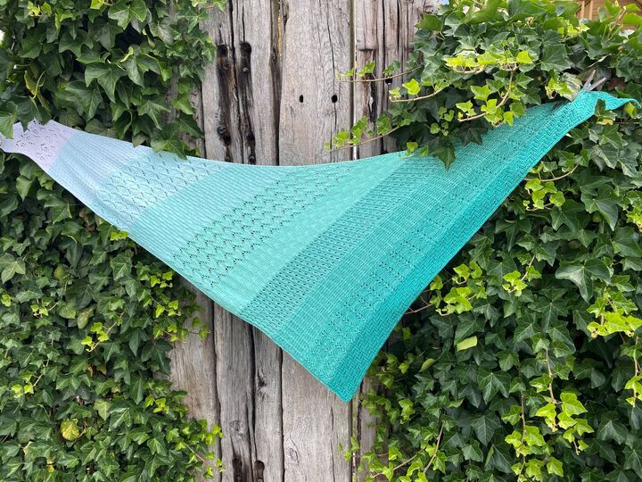 Noomi – gestricktes Tuch im Mustermix – PDF Anleitung