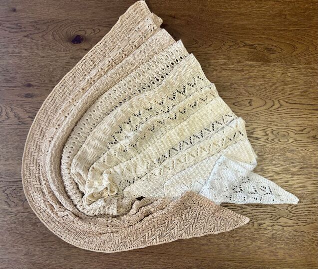 Noomi – gestricktes Tuch im Mustermix – PDF Anleitung