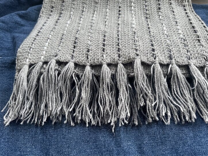 Crochet Pattern Cosy Scarf with Woven Colour Effect