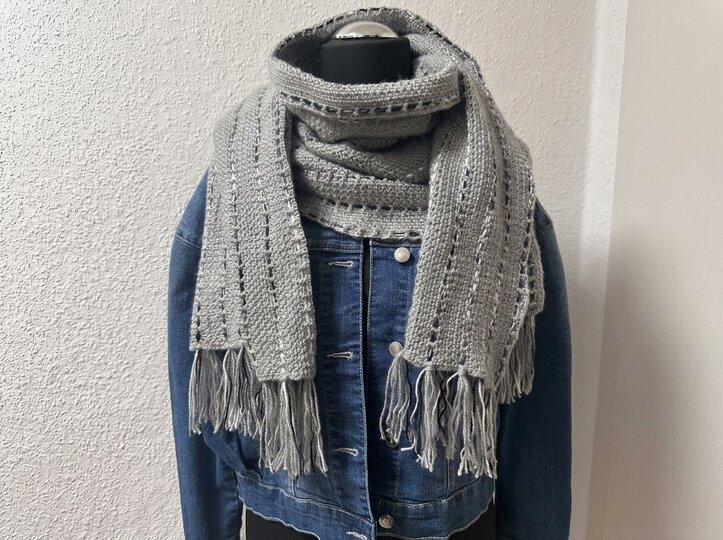 Crochet Pattern Cosy Scarf with Woven Colour Effect