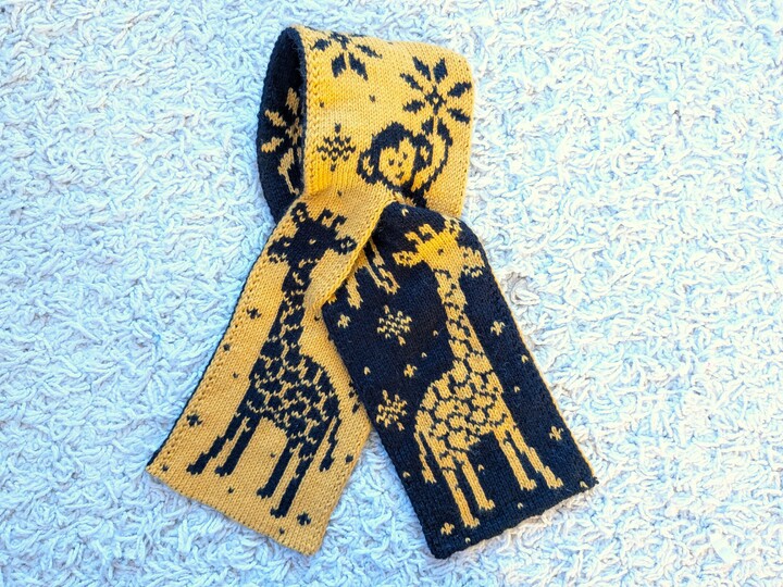 Scarf "Friends in the snow" - Double sided knitting pattern