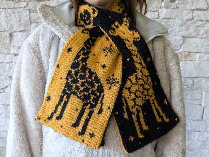 Scarf "Friends in the snow" - Double sided knitting pattern