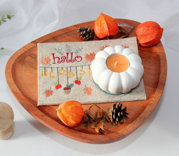 Stickdatei Herbst Mugrug Untersetzer Hallo Herbst 13x18cm