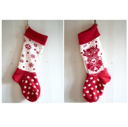Knitting pattern for "Gift Time" XXL Christmas stocking (2 foot designs!)