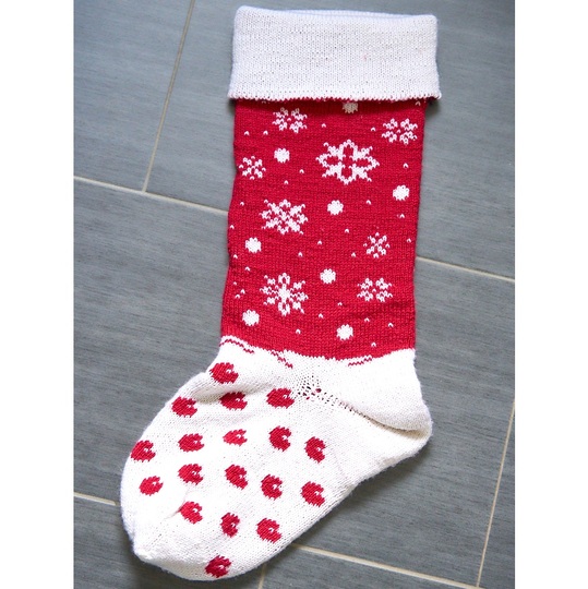 Knitting pattern for "Gift Time" XXL Christmas stocking (2 foot designs!)