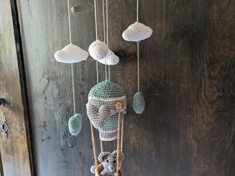 Häkelanleitung Baby Mobile: Kleiner Elefant im Heißluftballon