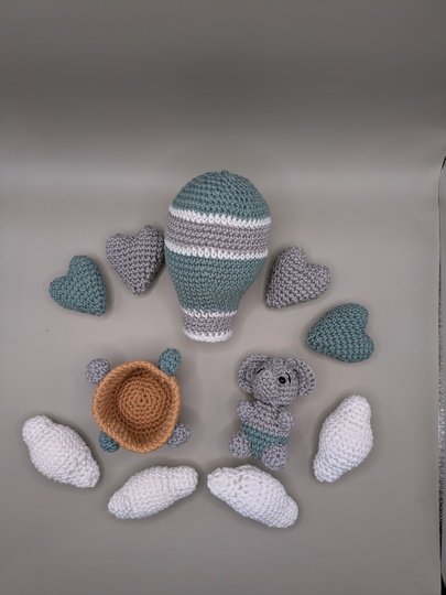 Häkelanleitung Baby Mobile: Kleiner Elefant im Heißluftballon