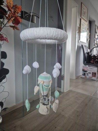 Häkelanleitung Baby Mobile: Kleiner Elefant im Heißluftballon