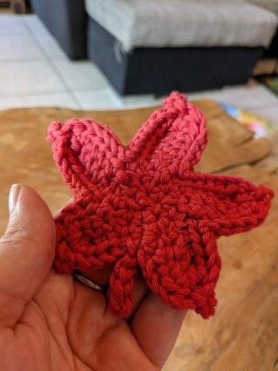 Häkelanleitung Ahornblatt - bunte Herbstdeko häkeln