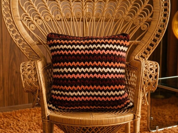 Crochet Pattern Cozy Wave – Textured Chenille Cushion 40x40 cm