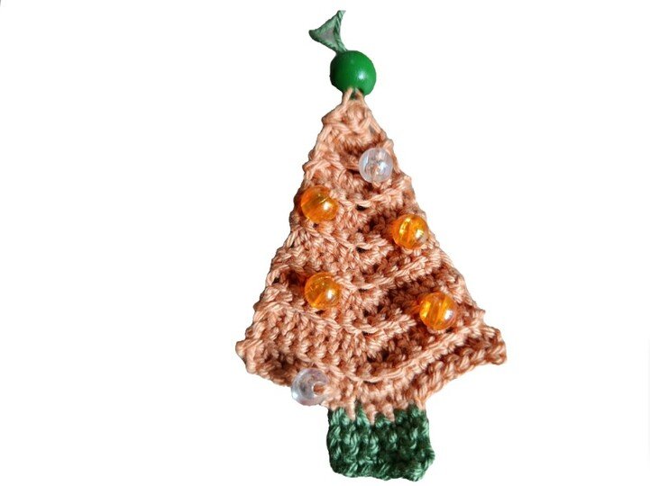 Häkelanleitung für einen Weihnachtsbaum mit Perlen
