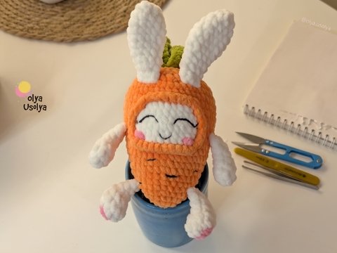 Free Carrot Bunny Crochet Pattern - Easter Amigurumi PDF