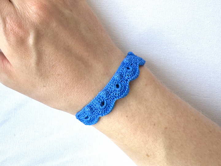 Improchet's Micro Crochet Bracelet Pattern "Mermaid's Wave"