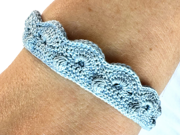 Improchets Armband "Nixies Welle" Mikro-Häkel-Schmuck