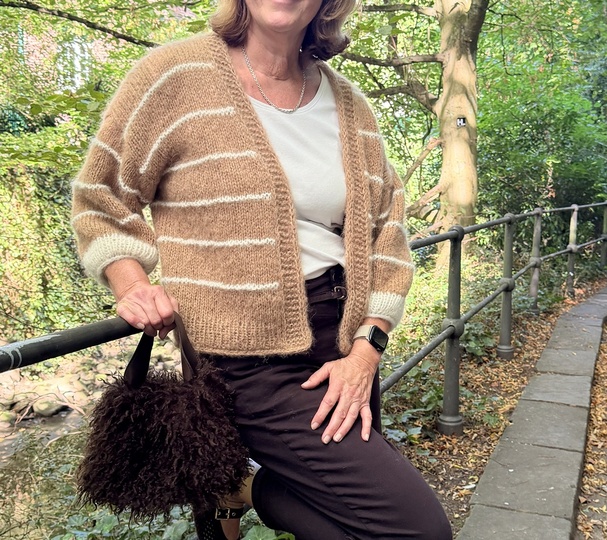 Strickjacke Eri – Strickanleitung Top-Down Damen Gr. 36–48