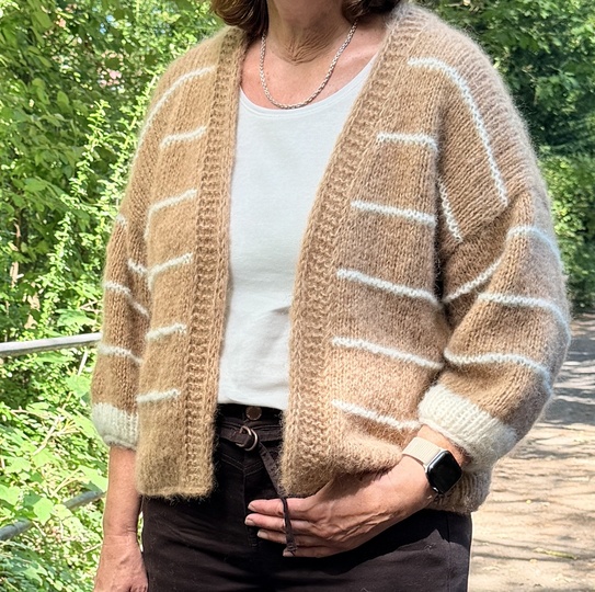 Strickjacke Eri – Strickanleitung Top-Down Damen Gr. 36–48