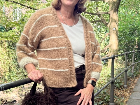 Strickjacke Eri – Strickanleitung Top-Down Damen Gr. 36–48
