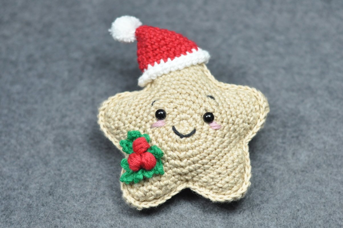 Crochet Pattern – Christmas Star with Santa Hat - Image 2