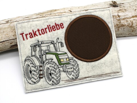 Stickdatei Traktor Mugrug Tassenteppich ITH Traktor