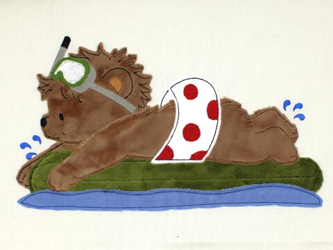 Stickdatei Bär Sommerbär auf Matratze doodle Applikation