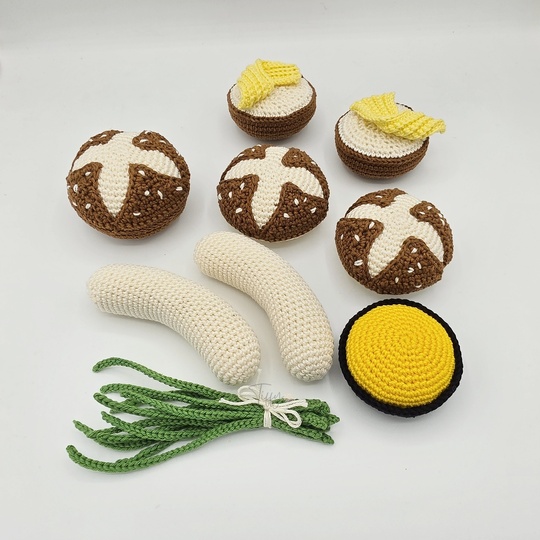 Pretzel Roll & Bavarian Snack Set – Crochet Pattern PDF