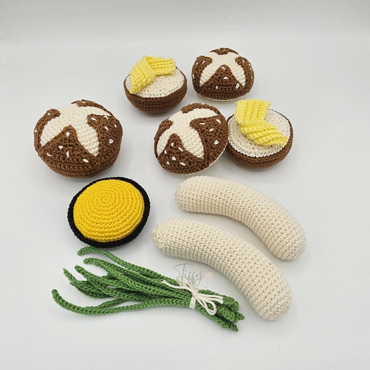 Pretzel Roll & Bavarian Snack Set – Crochet Pattern PDF