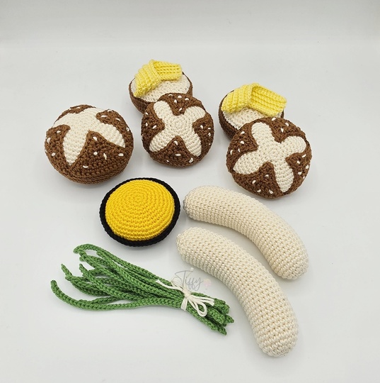 Pretzel Roll & Bavarian Snack Set – Crochet Pattern PDF