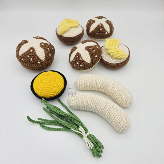 Pretzel Roll & Bavarian Snack Set – Crochet Pattern PDF