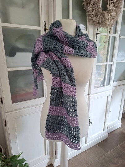 Broomstick Lace Stole Crochet Pattern - Airy Striped Wrap (EN & DE)