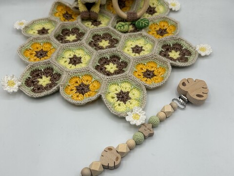Giraffe Set – Rattle & Lovey – Amigurumi Crochet Pattern + Bonus