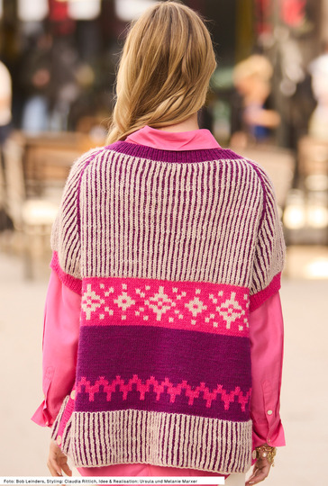 Poncho mit verschiedenen Mustern