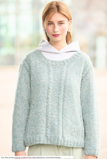 Pullover mit Zopfmusterstreifen