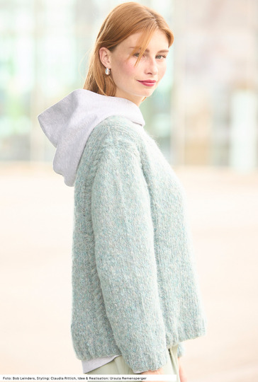 Pullover mit Zopfmusterstreifen