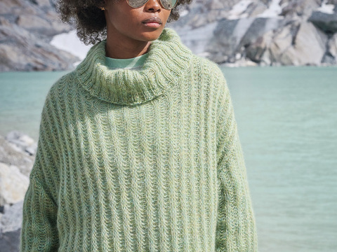 Pulli im Patentmuster