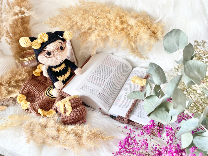 Häkelanleitung Vorlesebiene Bea| Komplettset von Wolldiamant