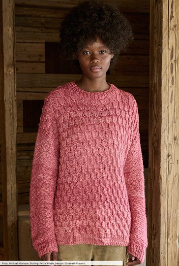 Pulli im Strukturmuster