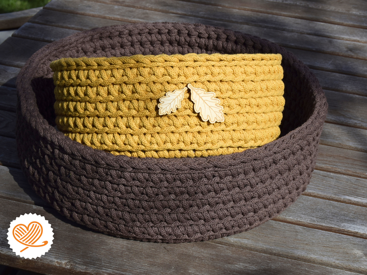 + LIORA + Häkelkorb oder Tablett mit Herbstdesign mit Holzboden häkeln