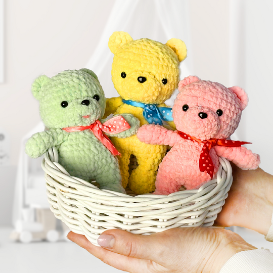 Crochet Teddy Bear. Amigurumi Pattern. An easy pattern for beginners.