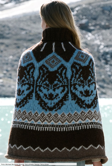 Poncho mit Wolfsmotiven