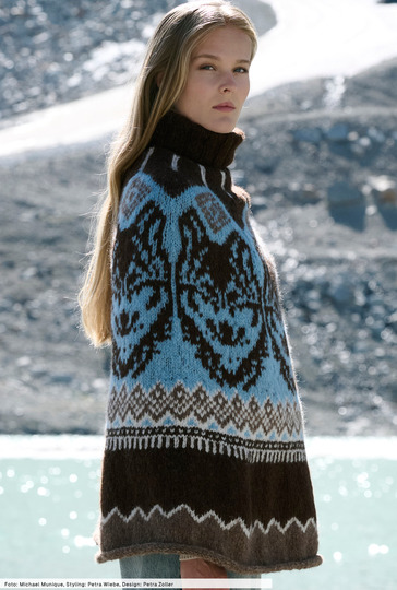 Poncho mit Wolfsmotiven