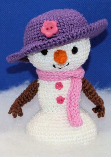 Crochet pattern for snowwoman and snowman for left- and right-handers