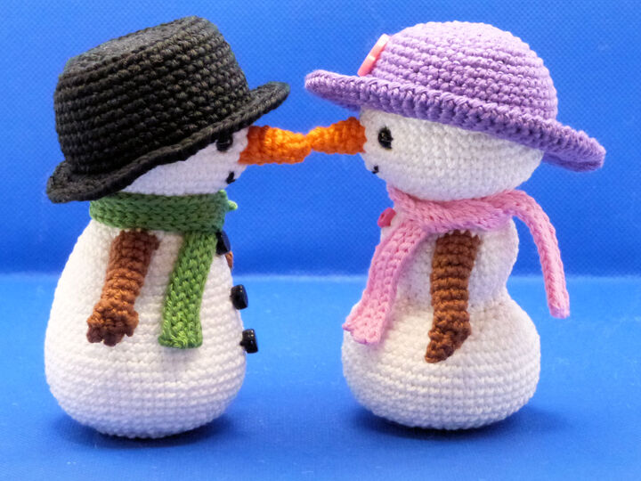 Häkelanleitung für Schneefrau und Schneemann für Links- und Rechtshänder