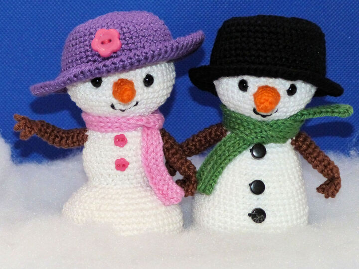 Häkelanleitung für Schneefrau und Schneemann für Links- und Rechtshänder