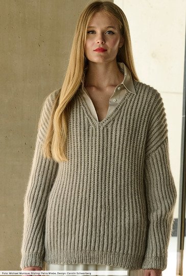 Rippenpulli mit V-Ausschnitt