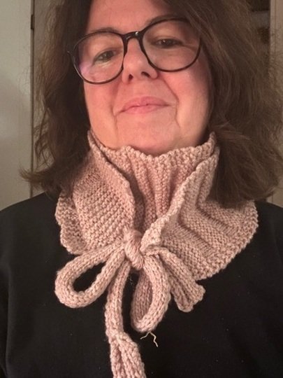 Schal Greta – wandelbarer Strickschal mit Bindebändern | Strickanleitung