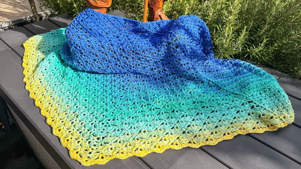 Crochet Pattern Triangular Scarf "Erato"