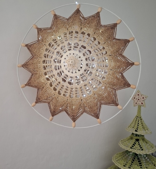 festliches 2-teiliges Mandala "Zimtsternchen" mit Lichterkette zu befüllen
